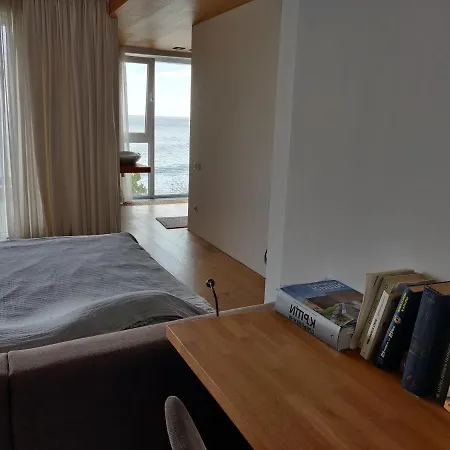 - Cosiness 4 Meters From The Sea Warna